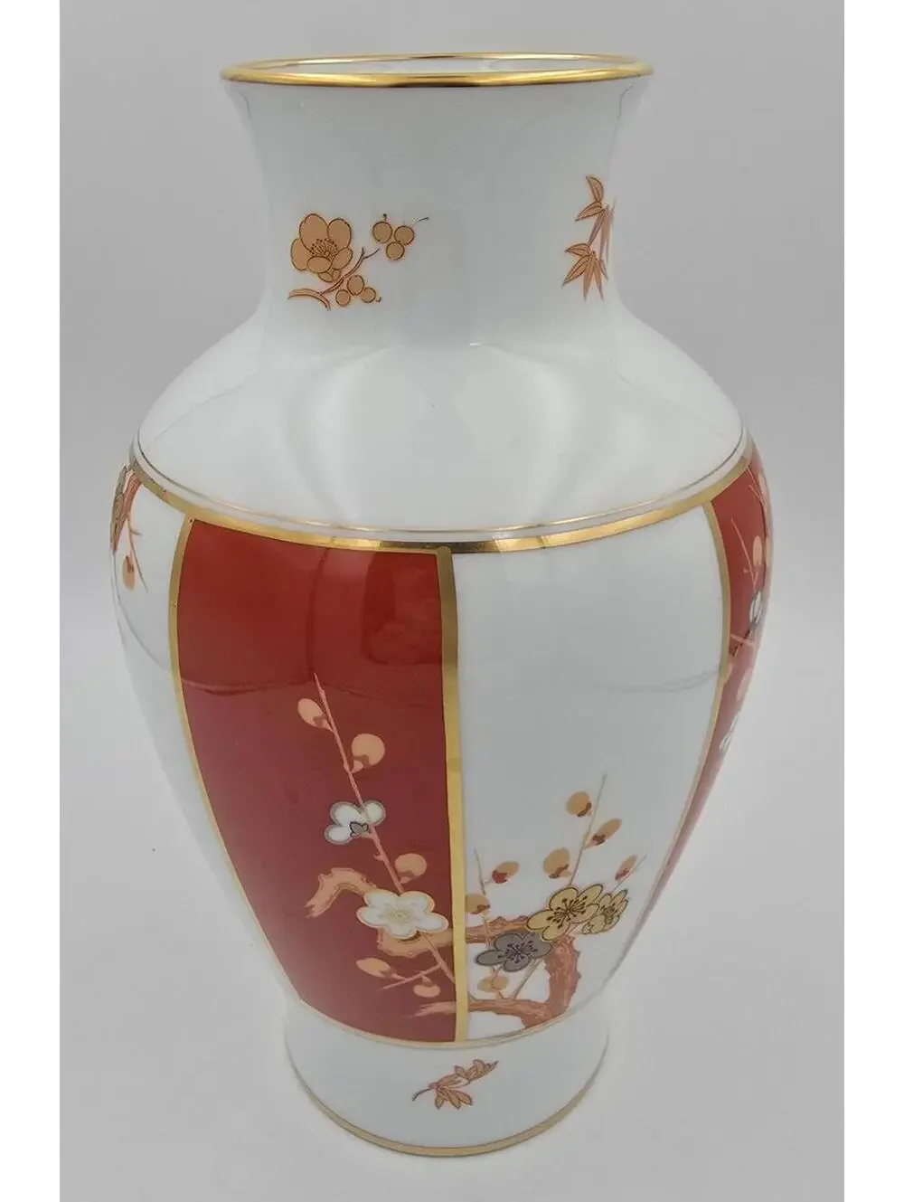 Rare and Limited Vintage Vase of the Noble Plum Blossom Franklin Mint 1978